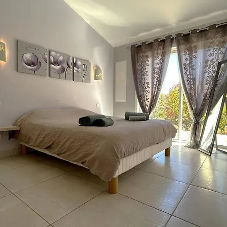 Villa 3 Dans Avec Piscine