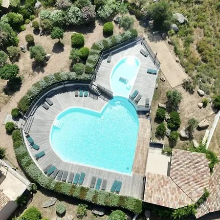 3 Dans Avec Piscine Villa