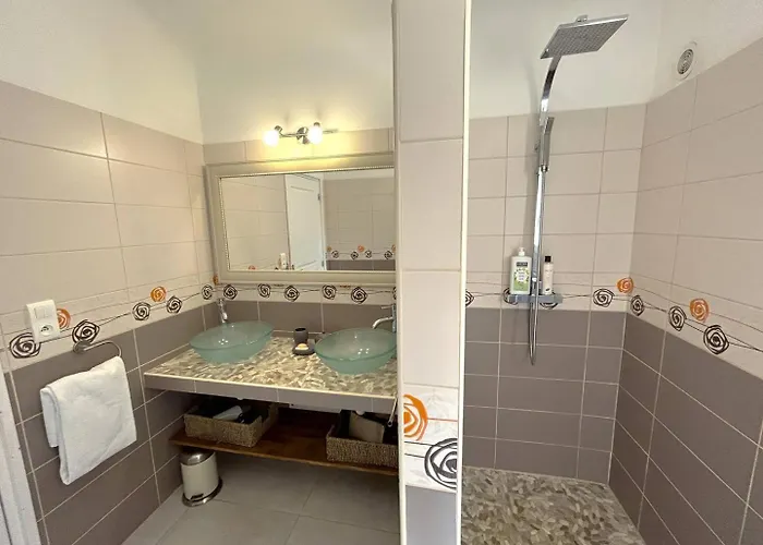 Villa 3 Dans Avec Piscine